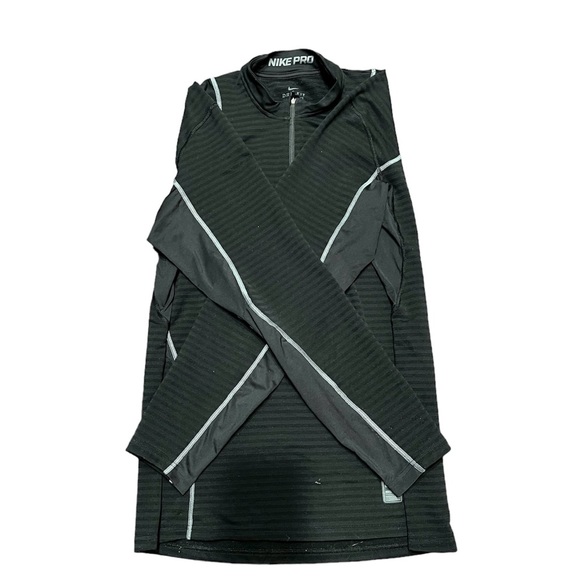 nike half zip fitted jacket - Picture 3 of 4